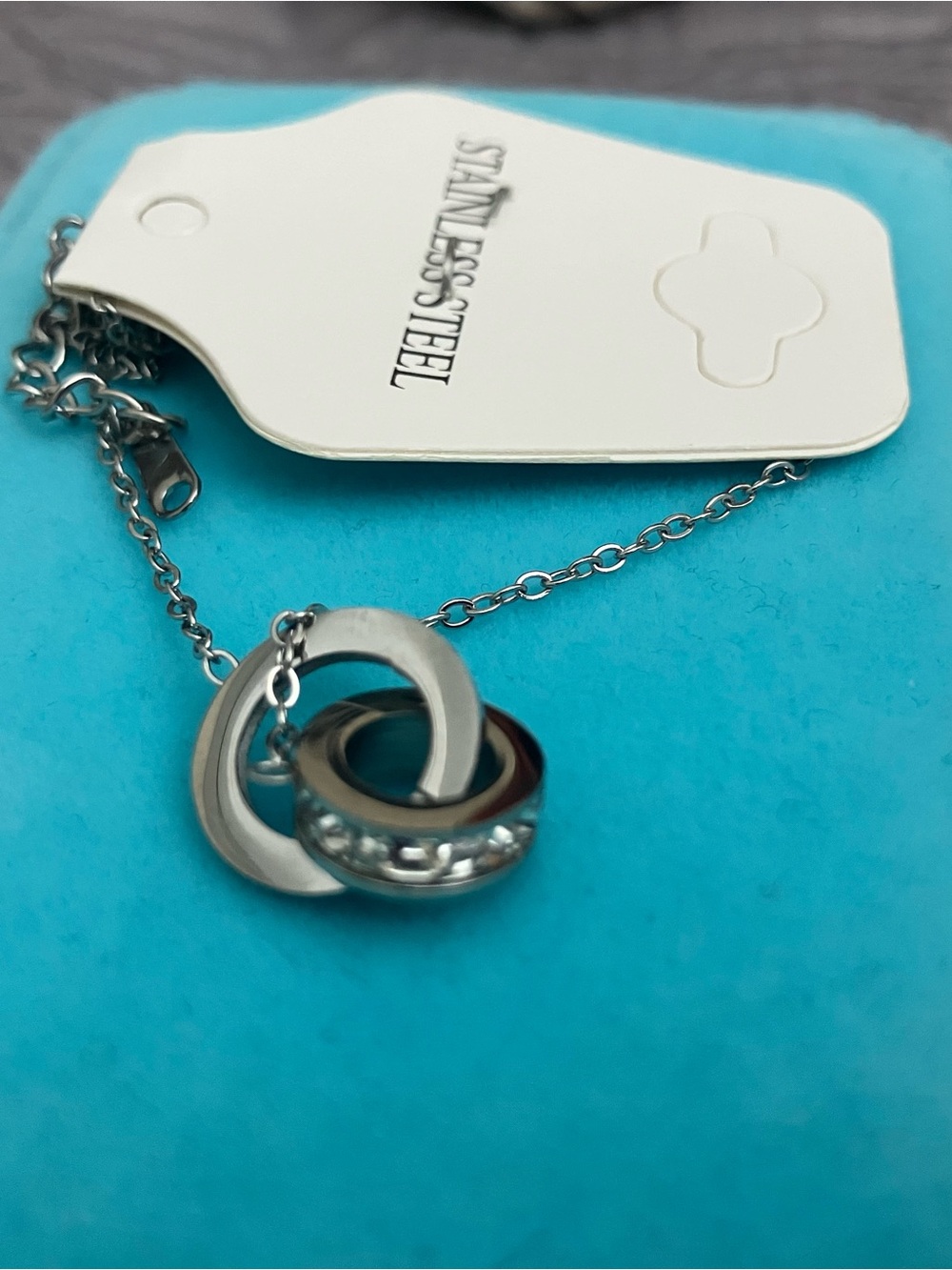 Interlocking Circle Pendant Necklace - Silver